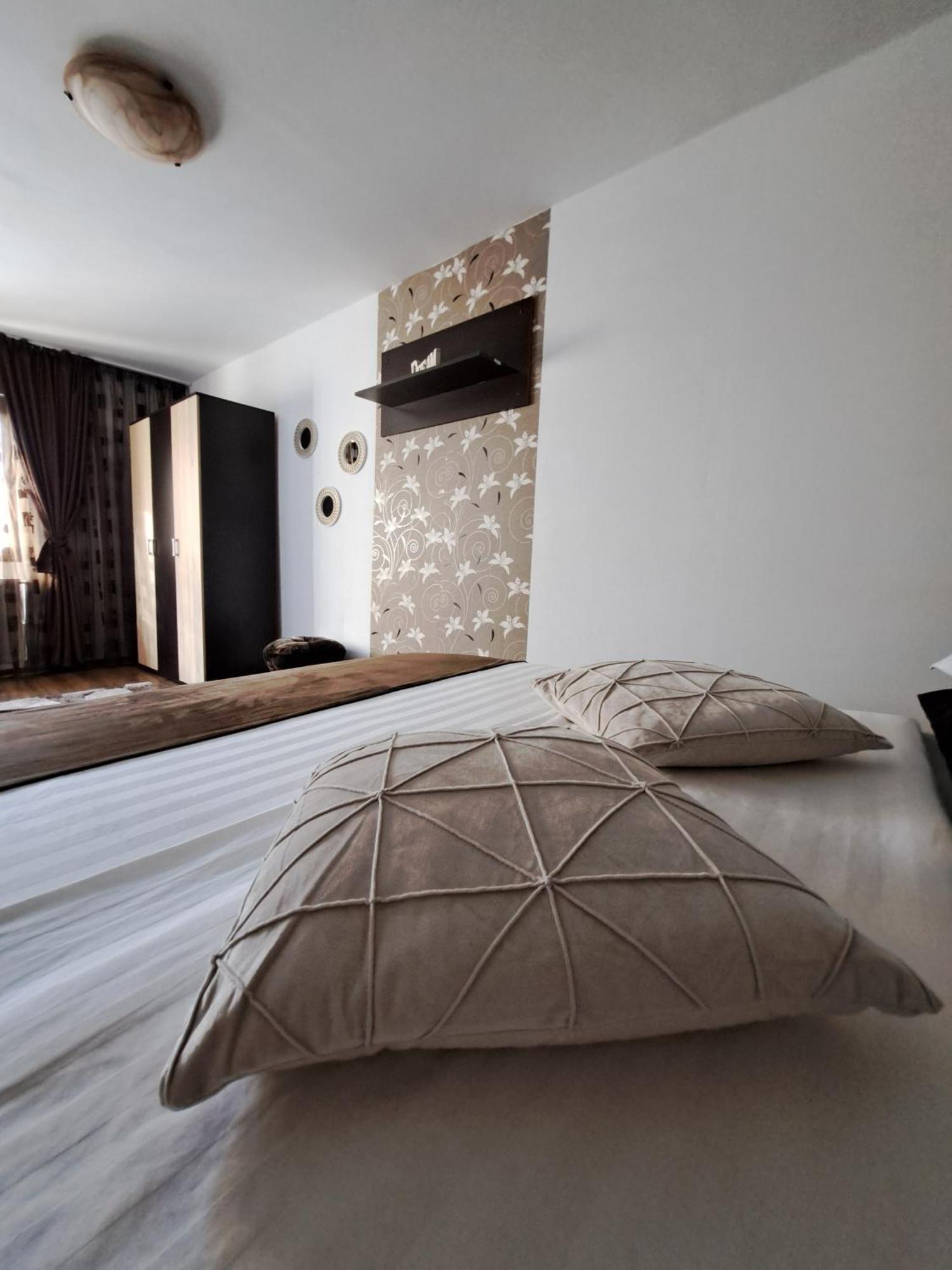 Shelby Accommodation -Adult Only- 시나이아 외부 사진