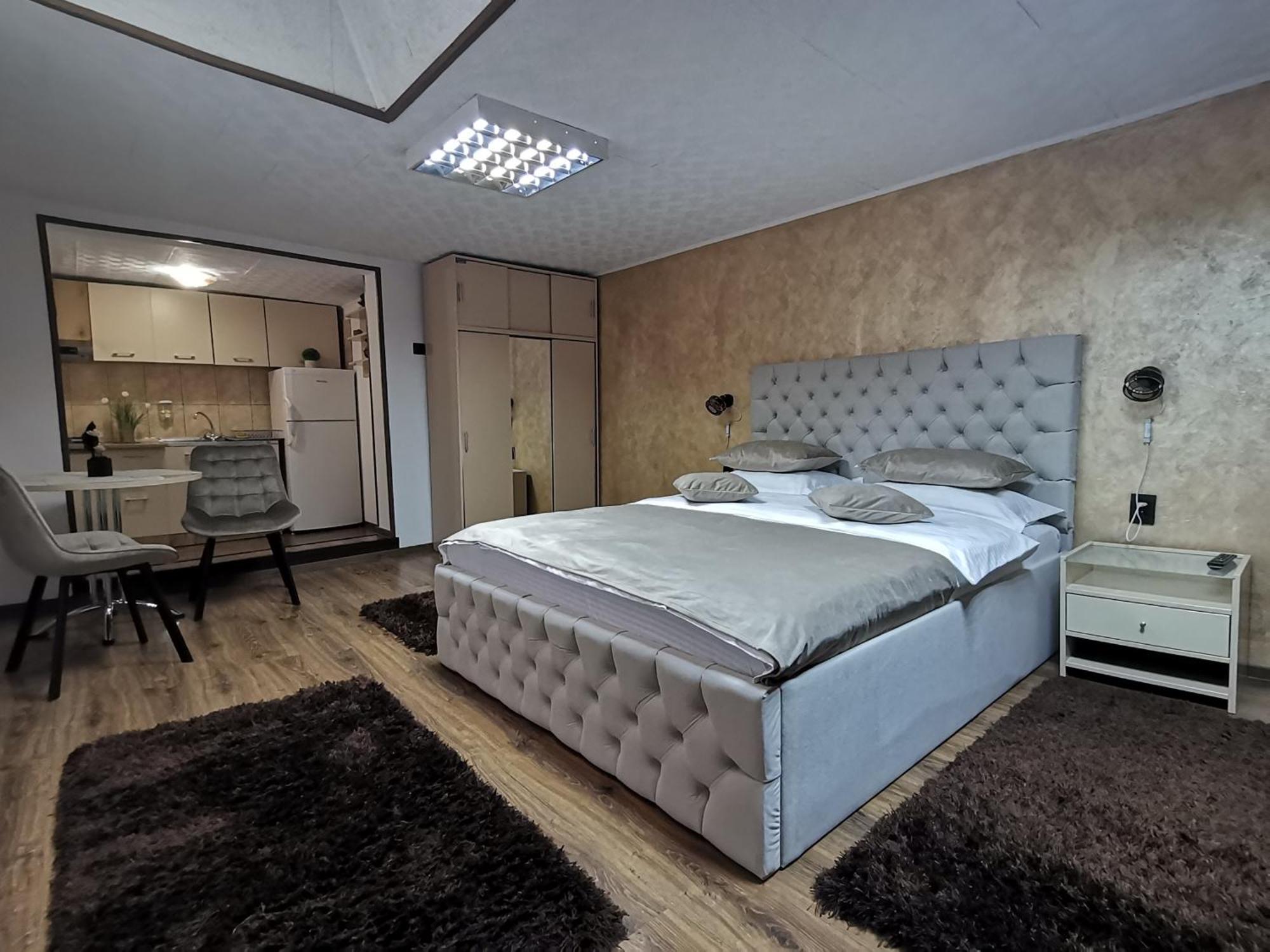 Shelby Accommodation -Adult Only- 시나이아 외부 사진