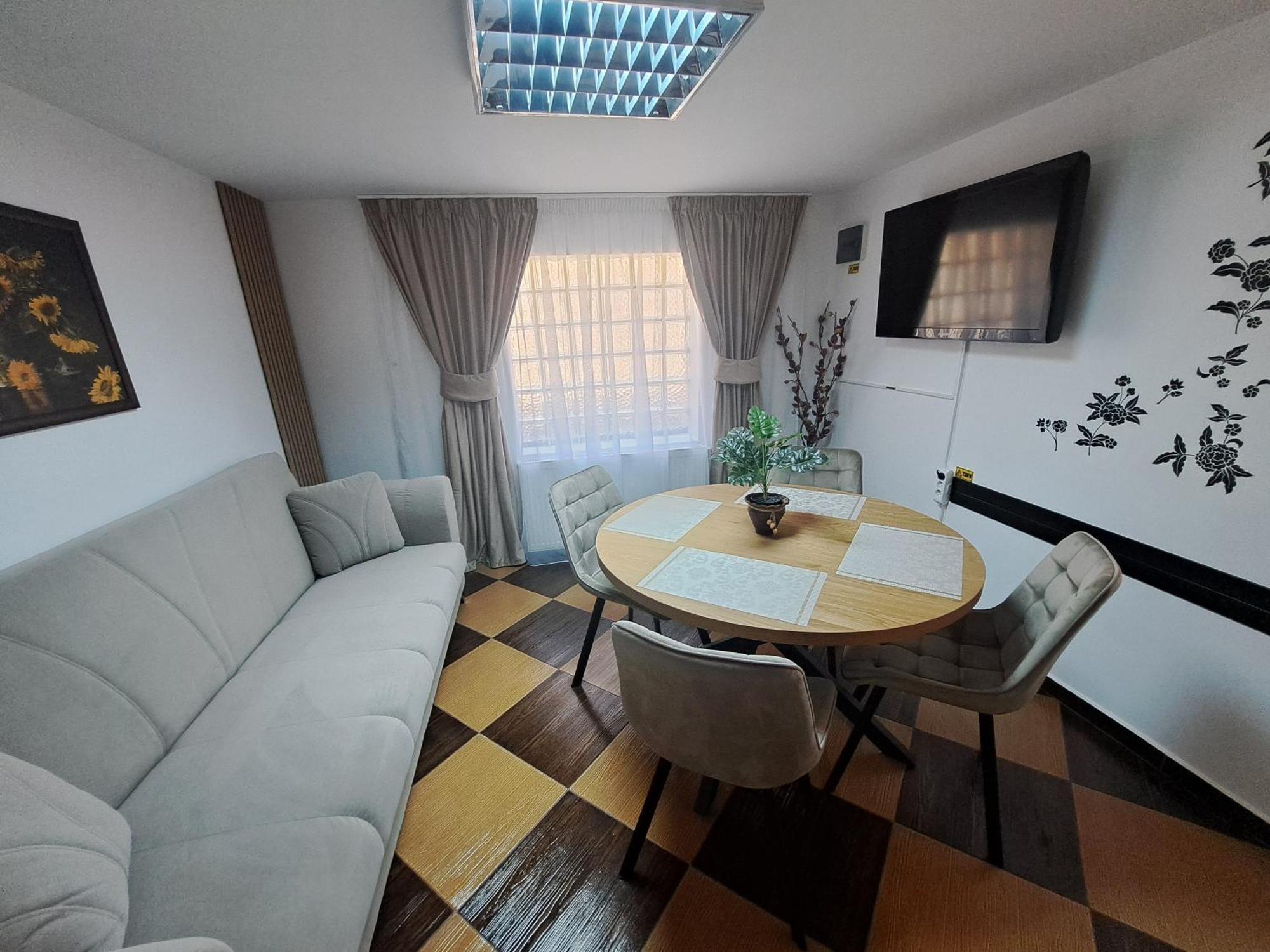 Shelby Accommodation -Adult Only- 시나이아 외부 사진